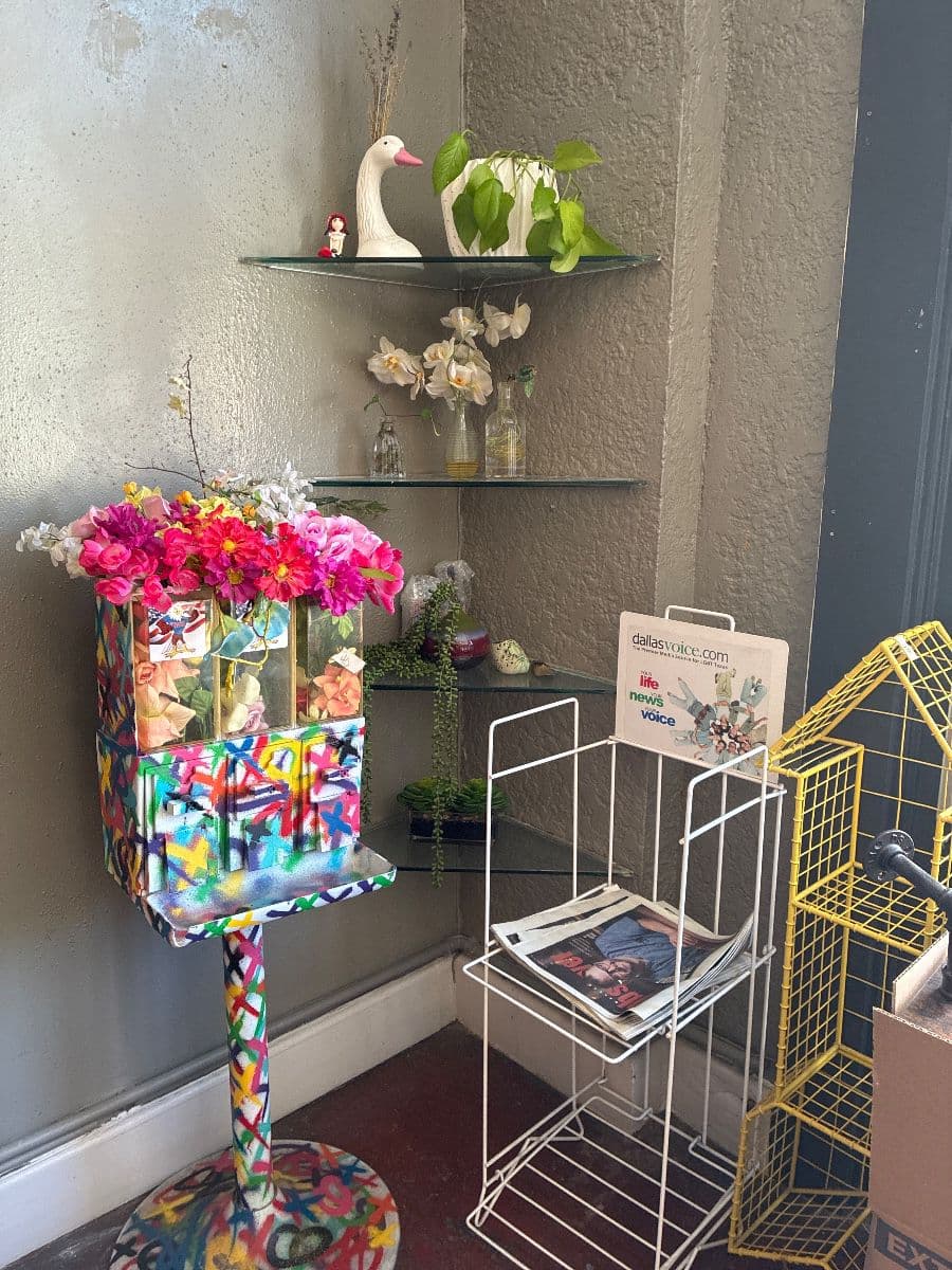 Art, furniture and salon stuff photo 7