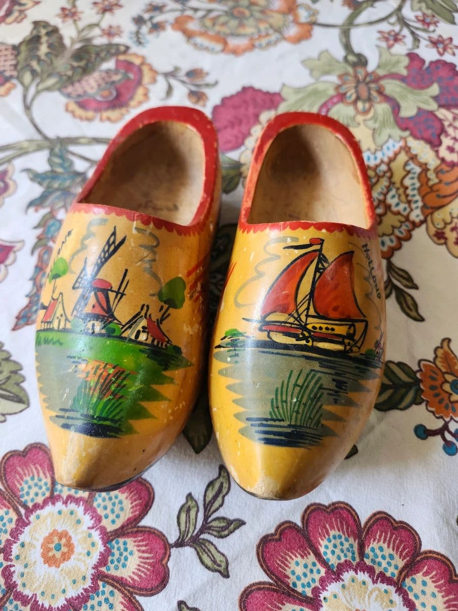 BELLEVUE ESTATE SALE! photo 9