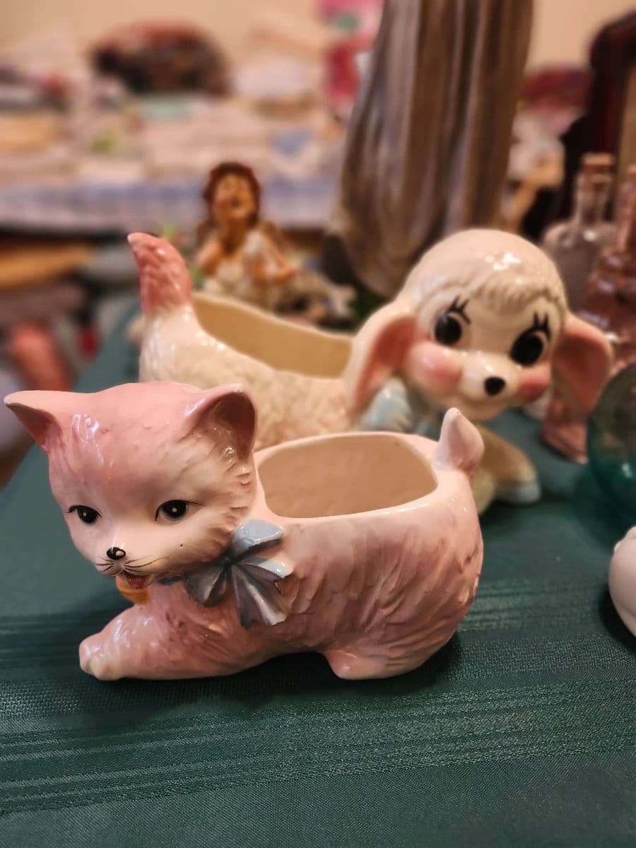 VINTAGE OAK HILL ESTATE SALE!! photo 2