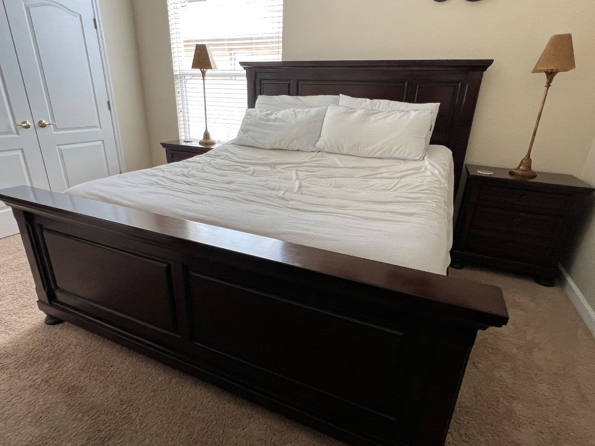 GREAT LAKE NONA SALE W/ FURNITURE, PATIO, GOLF MEMORABILIA, SOLAR PANELS & MORE! Gate Code #2709 photo 8