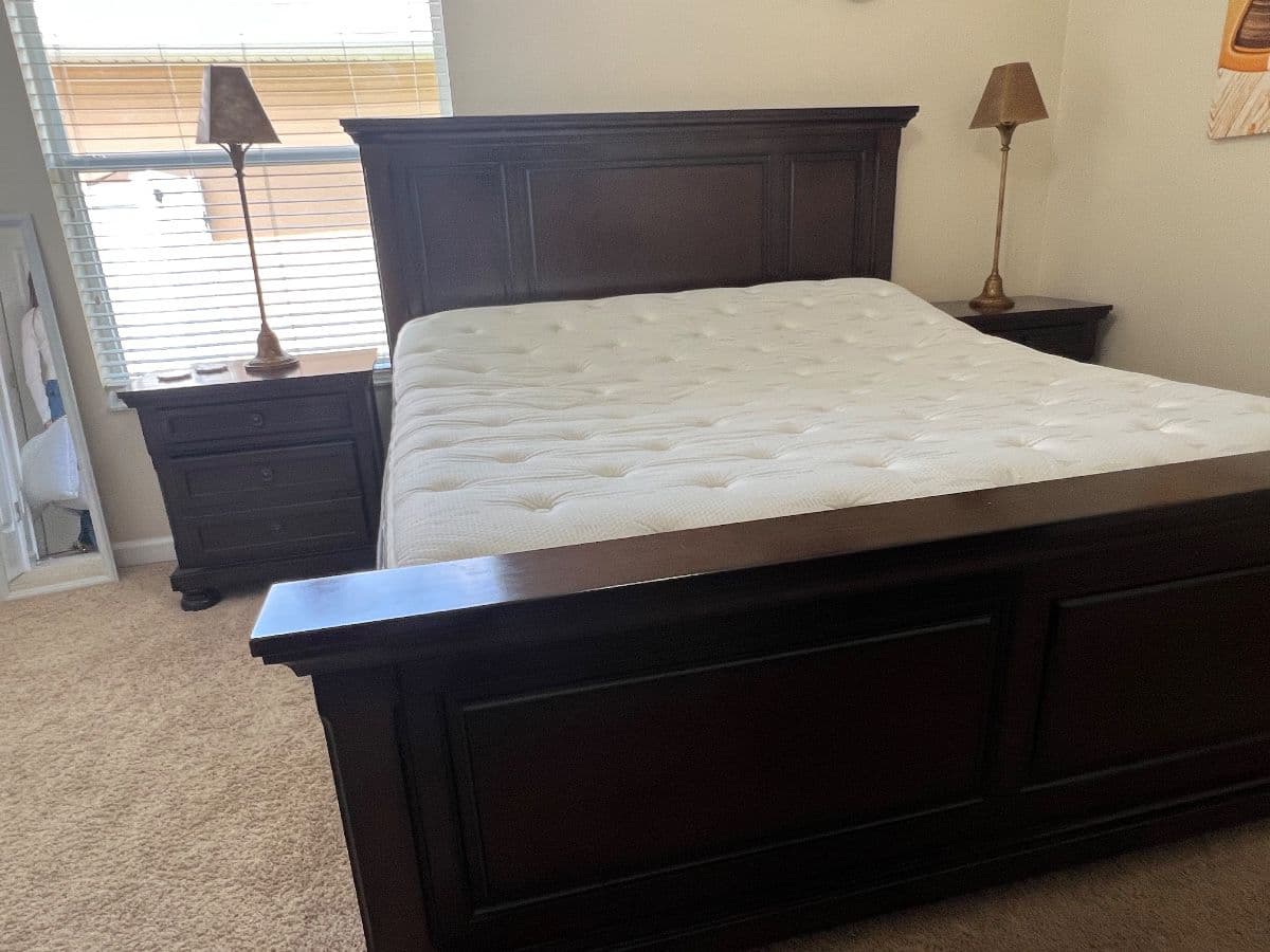 GREAT LAKE NONA SALE W/ FURNITURE, PATIO, GOLF MEMORABILIA, SOLAR PANELS & MORE! Gate Code #2709 photo 6