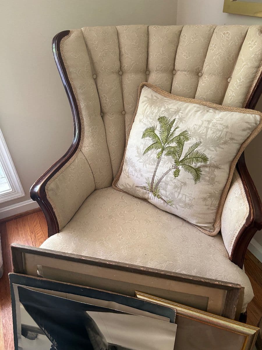 Estate sale - the player photo 11