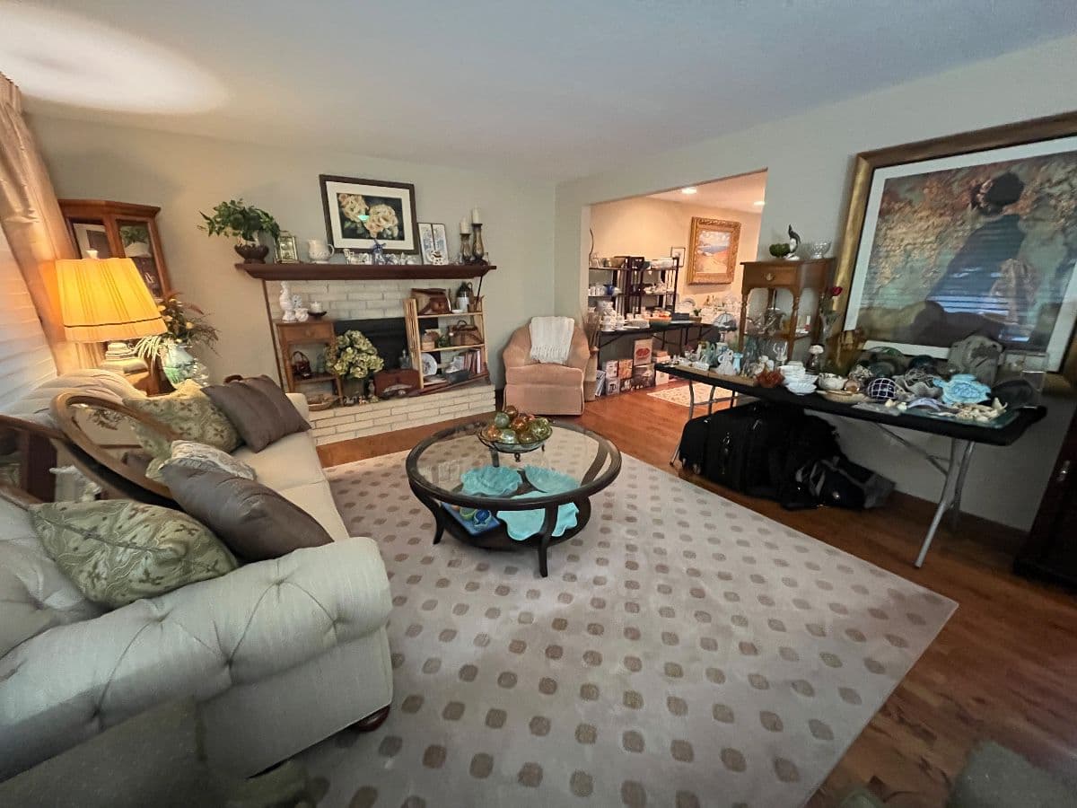 The Rusty Trunk LLC opens to " Irish Shopper" Estate Sale photo 12