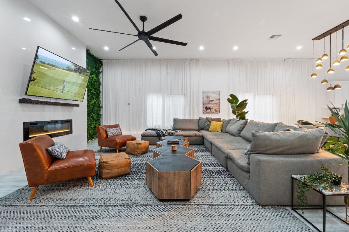 Designer Living in $2mil Phoenix Estate photo 4