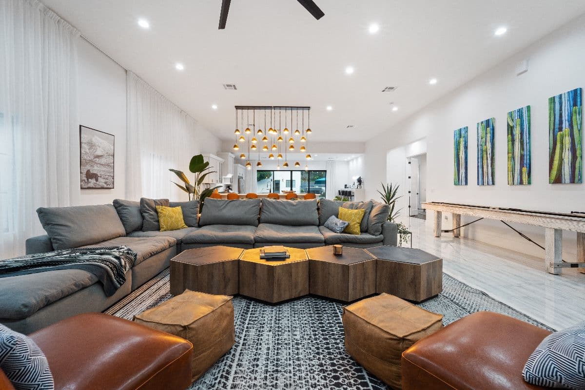 Designer Living in $2mil Phoenix Estate photo 2