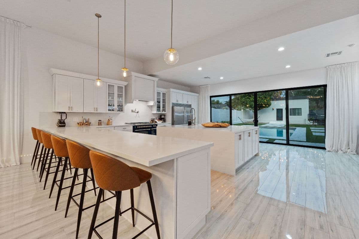 Designer Living in $2mil Phoenix Estate photo 8