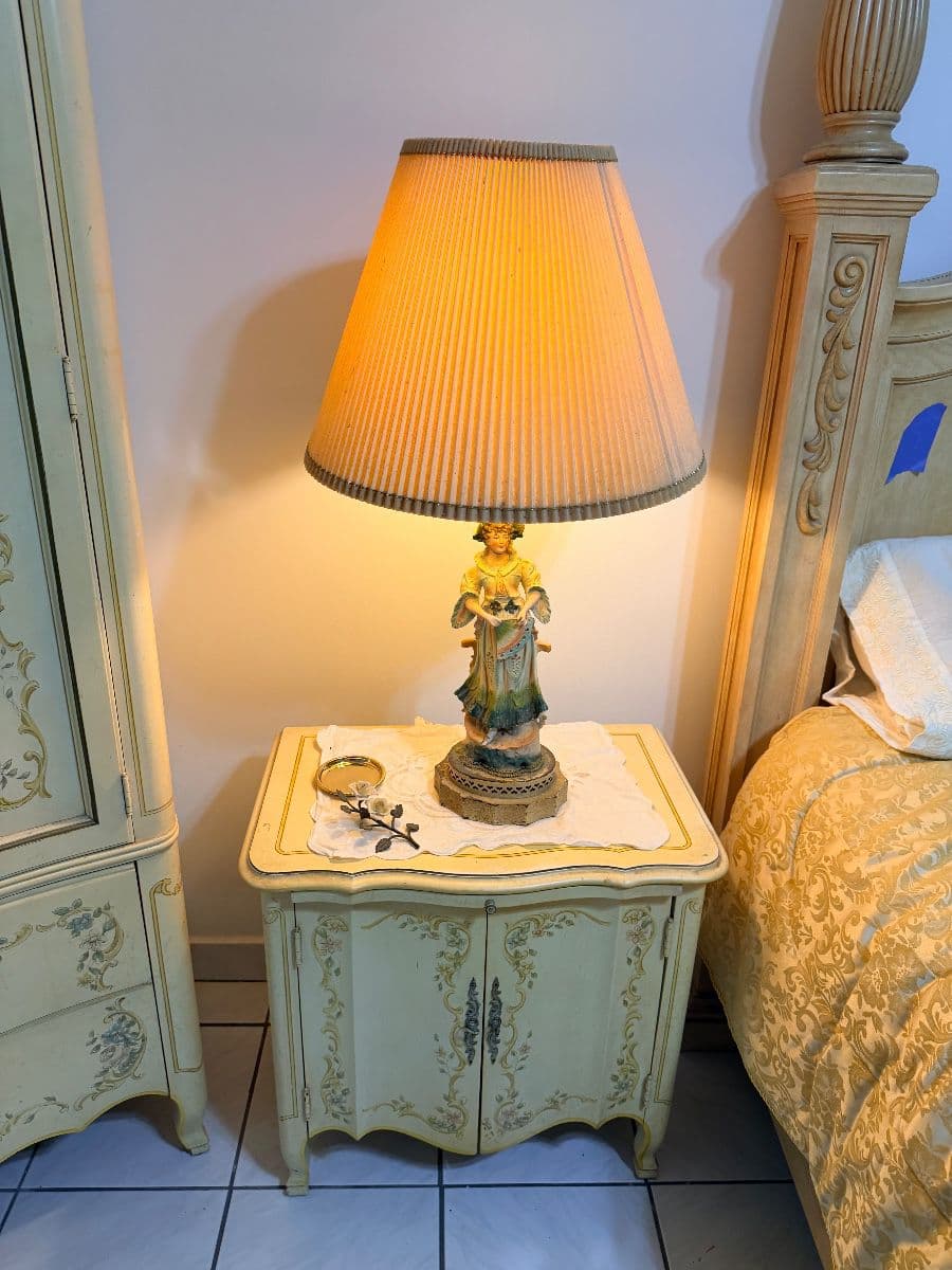 Kool Kendall Estate Sale- Saturday Special discounts photo 3