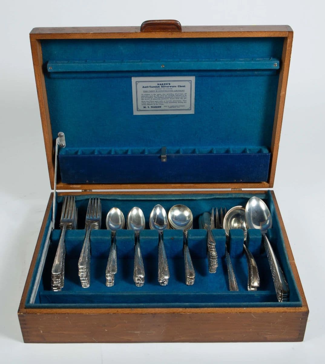 Live & Online Auction! High-End & More! photo 9