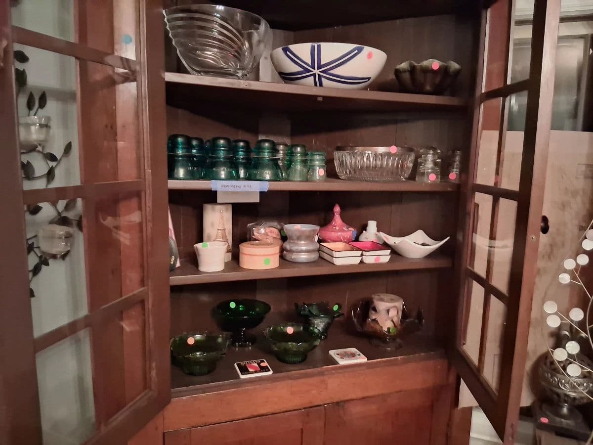 BROOKSIDE BARGAIN VINTAGE, ANTIQUE, AND HOME DECOR photo 12