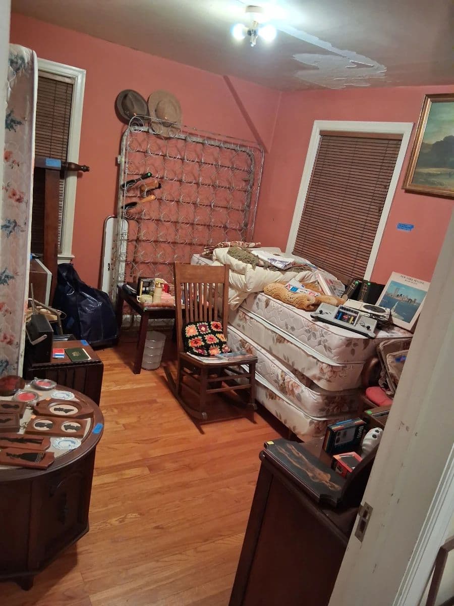 BROOKSIDE BARGAIN VINTAGE, ANTIQUE, AND HOME DECOR photo 7