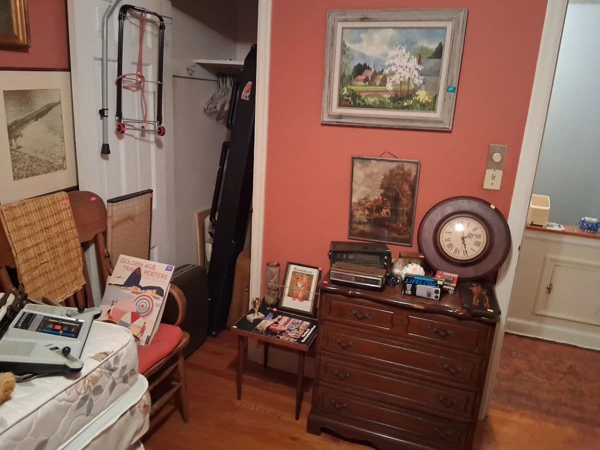 BROOKSIDE BARGAIN VINTAGE, ANTIQUE, AND HOME DECOR photo 9