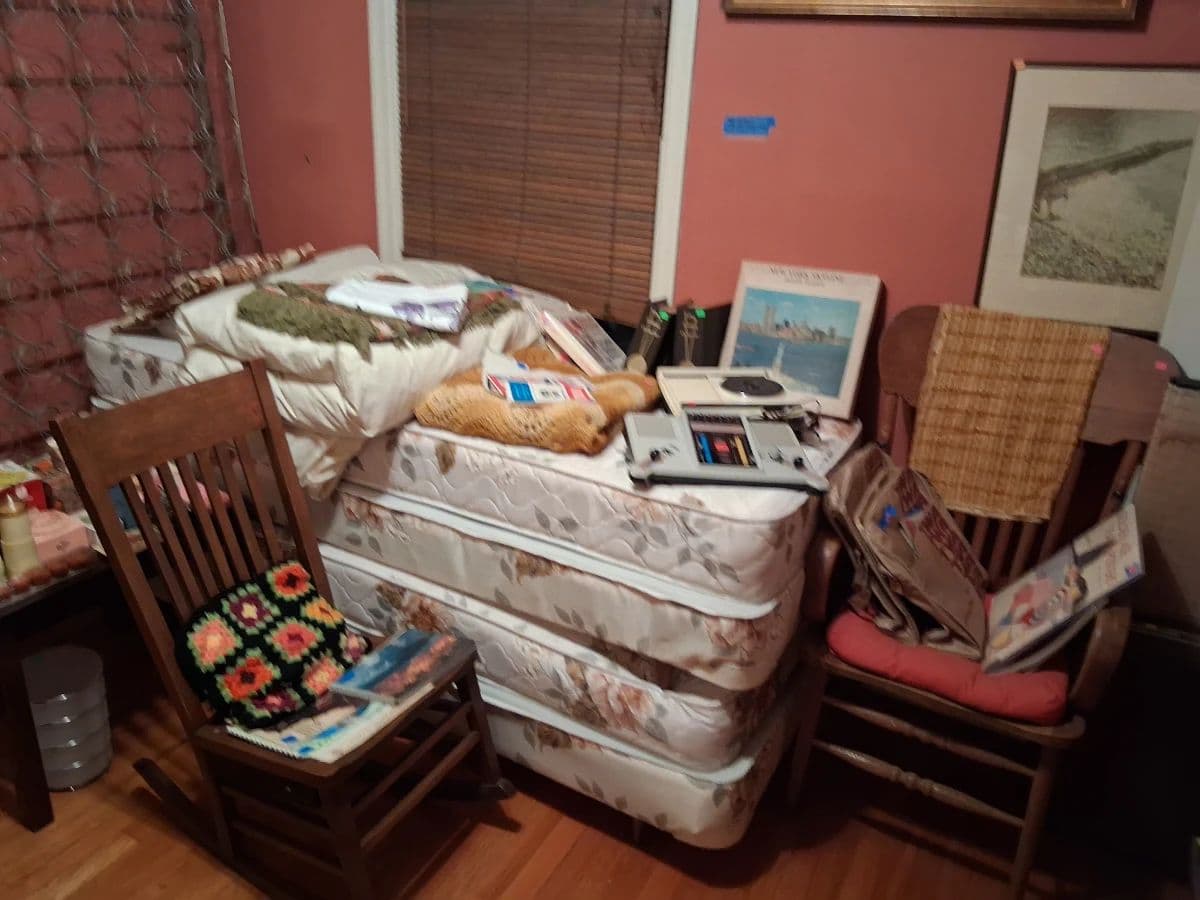 BROOKSIDE BARGAIN VINTAGE, ANTIQUE, AND HOME DECOR photo 8