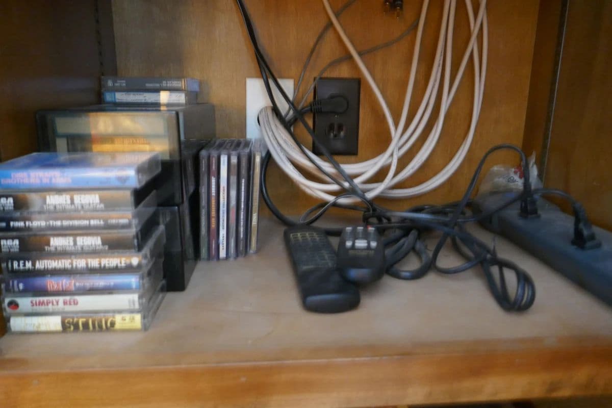 FUN Memorial Area Estate Sale Fossils, Fishing, High End Electronics and MUCH MORE! photo 6