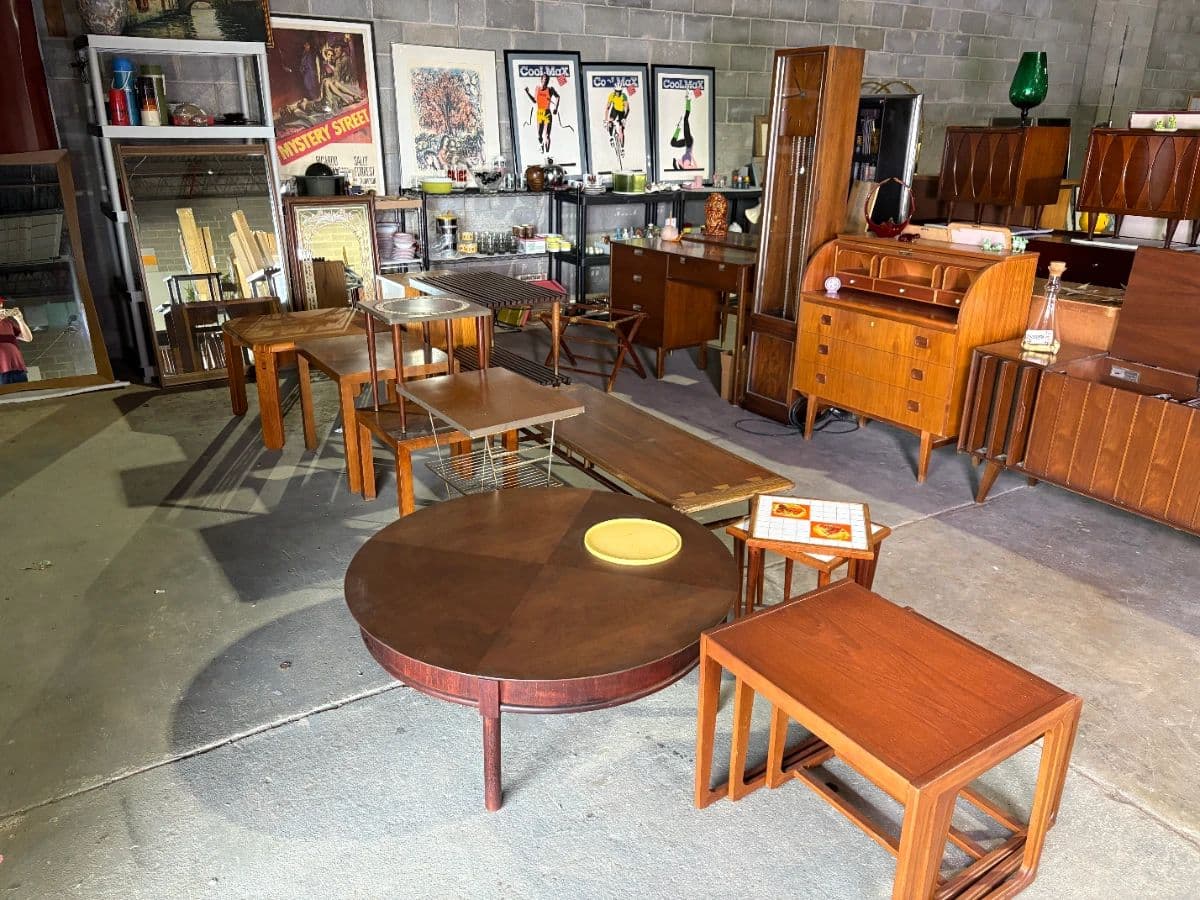 Remarkable 2-Part Vintage Auction by Scoops in Philadelphia - Furniture, Art, Home Goods and More! photo 9
