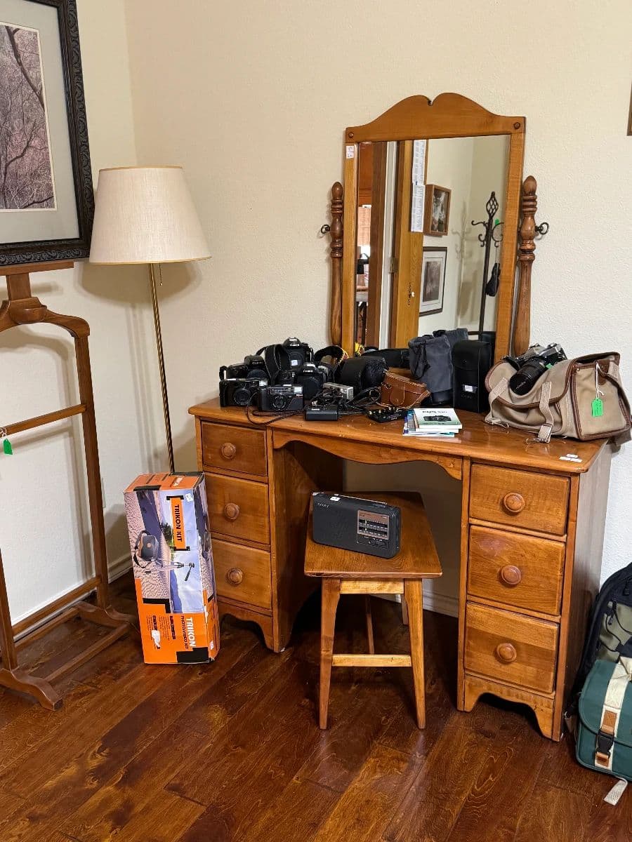 Just Let Lynn Do It! Estate Sale, Dallas, Aug 14/15 Summer Hours 9-2 photo 10