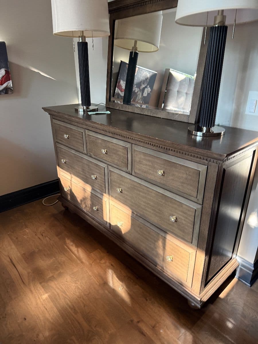Amazing Lakeview Home Estate Sale – Lakeview /Chicago photo 4