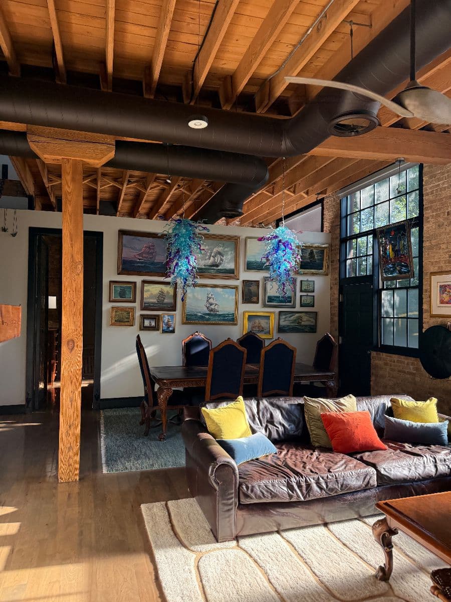 Amazing Lakeview Home Estate Sale – Lakeview /Chicago photo 2