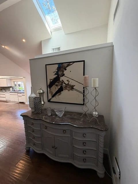 Magnificent Los Angeles Estate: Over 6600 sq ft of Immaculate Contemporary & Traditional Furnishings photo 6