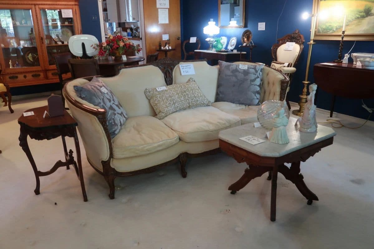 ELS Estate Sales ... Home of Two Antique Dealers photo 3