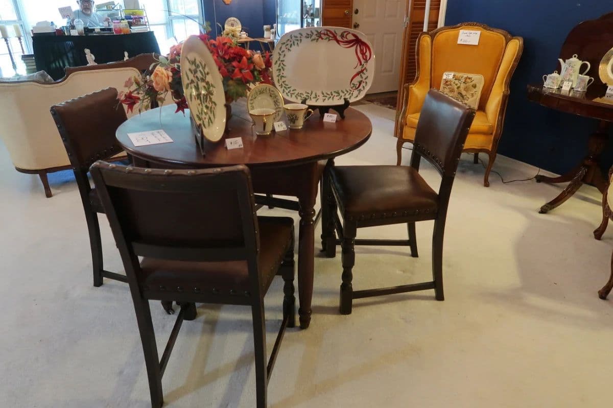 ELS Estate Sales ... Home of Two Antique Dealers photo 9