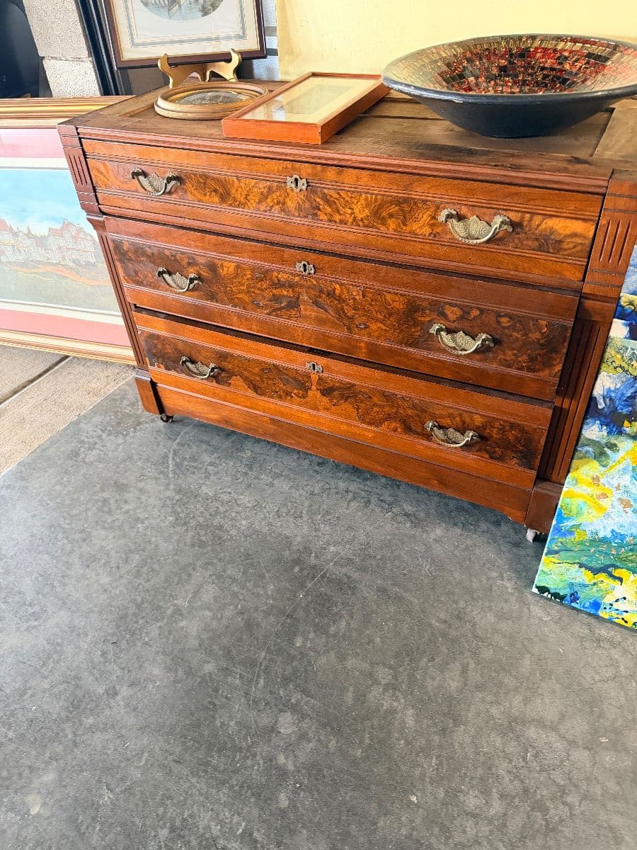 Vintage Rose Merchants Warehouse Sale – Memorial/Energy Corridor photo 6