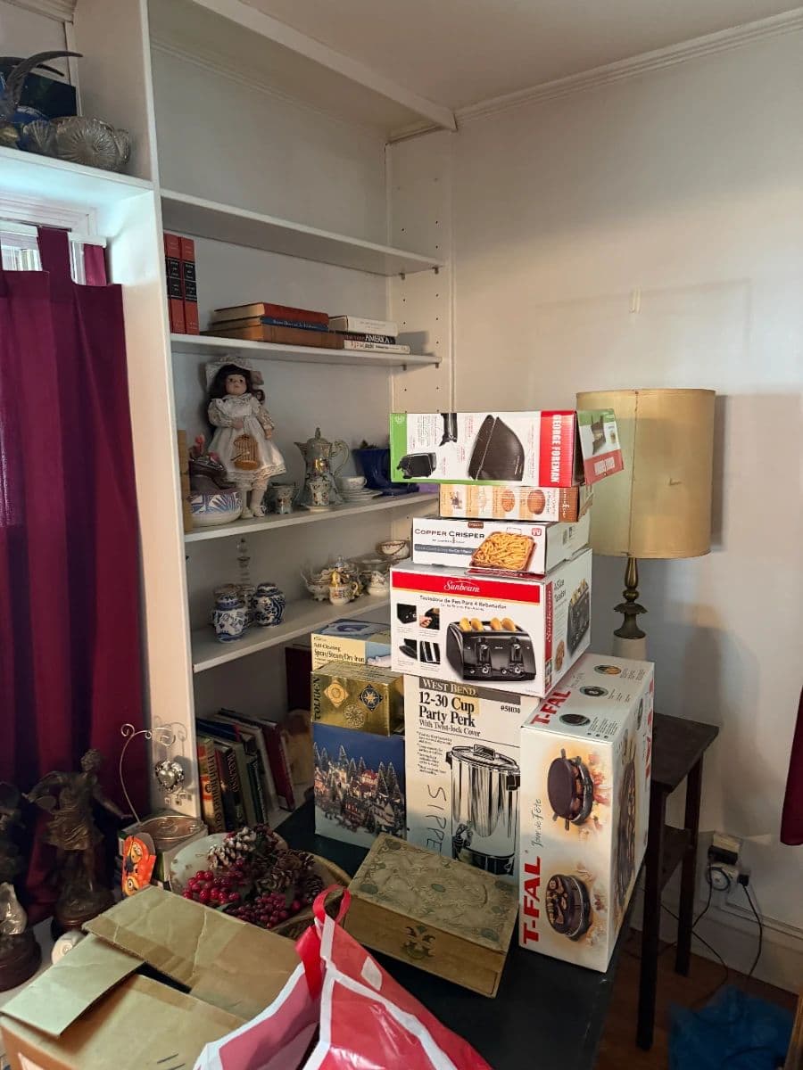 Chicago Stunner! Lincoln Square lifelong antiquer’s collection of decor, furniture and more! photo 12