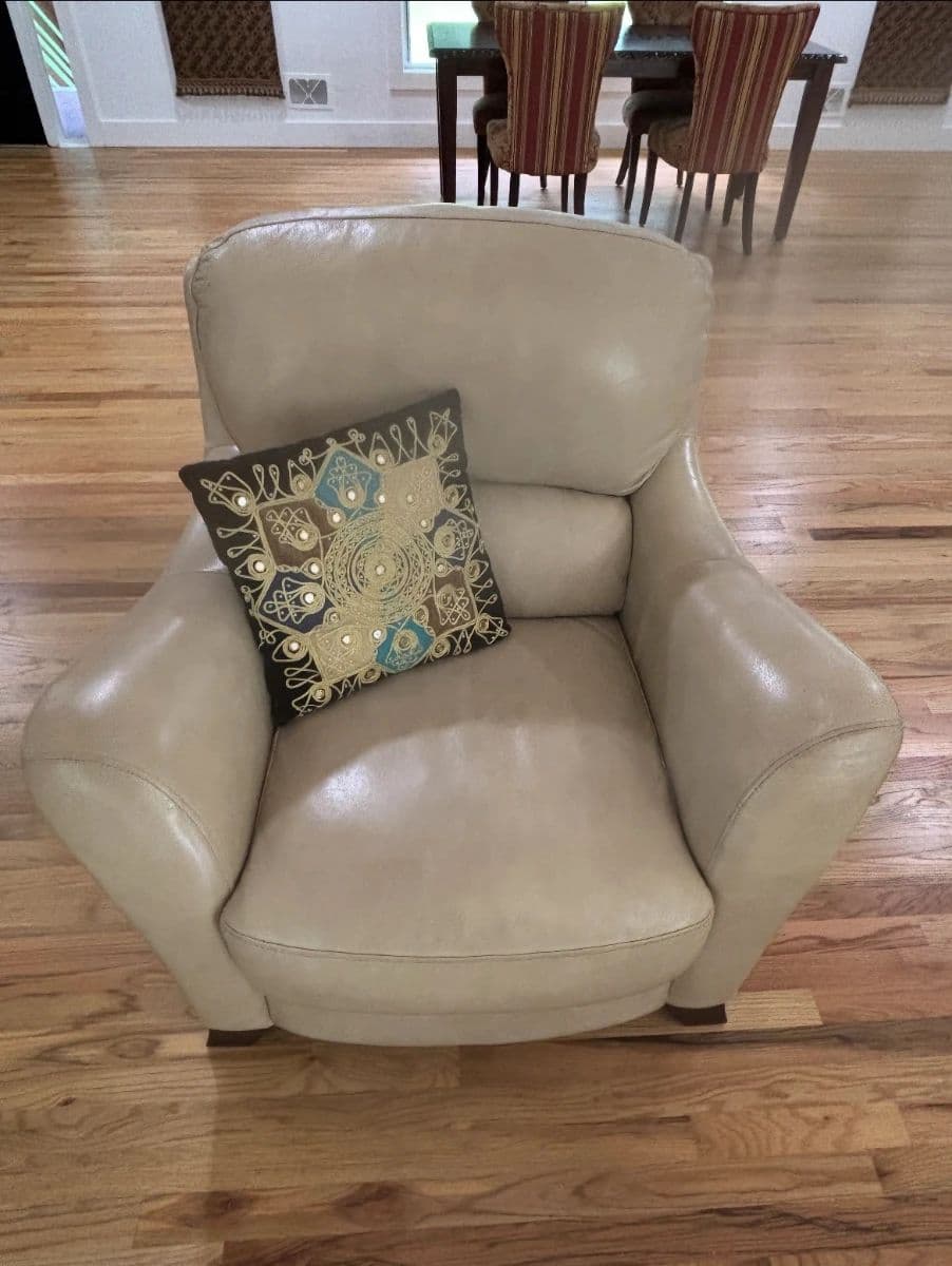 Multi-Family Estate Sale African Art, Books, Home Decor, Jewlery and More! photo 8
