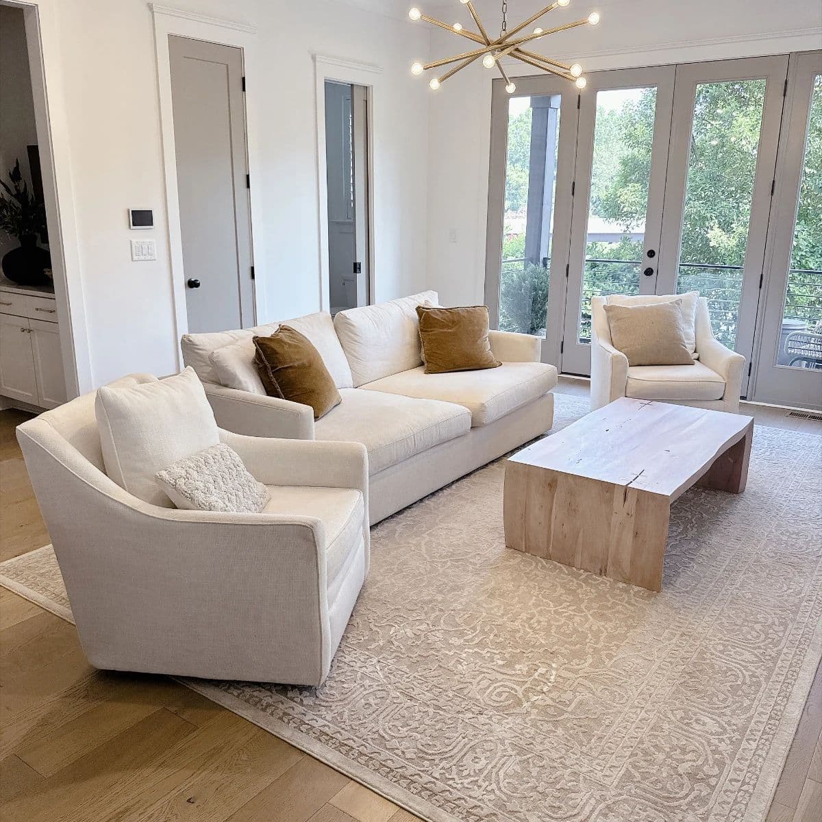 PURE & SIMPLE ESTATE SALE - Charlotte, NC - UNDERSTATED CLASSIC CHIC FURNITURE, HOME DECOR, & MORE! photo 8