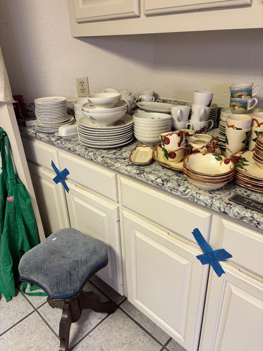 A Gorgeous House Filled with Lovely Things Awaits! photo 9