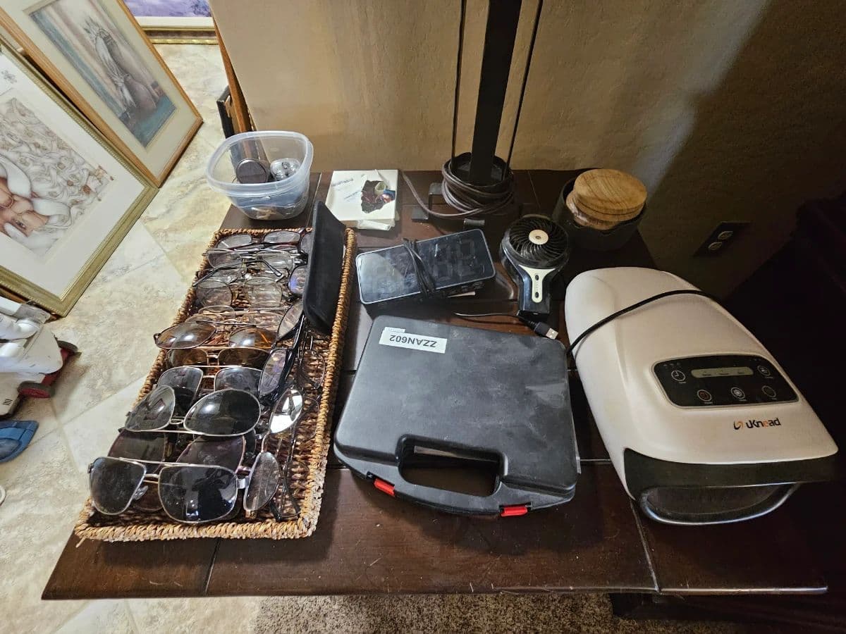 Home & Holiday Estate Sale: Christmas Decor, Earthenware, Cookbooks, Mindset & Real Estate Books photo 12
