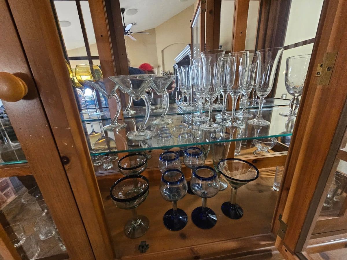 Home & Holiday Estate Sale: Christmas Decor, Earthenware, Cookbooks, Mindset & Real Estate Books photo 4