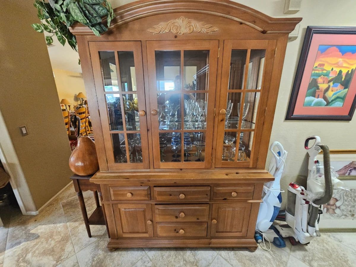 Home & Holiday Estate Sale: Christmas Decor, Earthenware, Cookbooks, Mindset & Real Estate Books photo 3