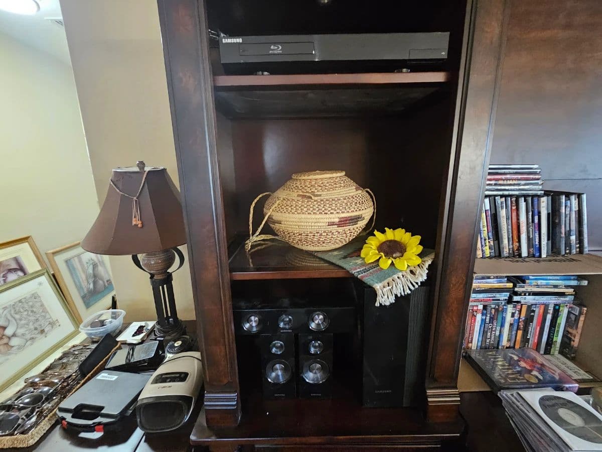 Home & Holiday Estate Sale: Christmas Decor, Earthenware, Cookbooks, Mindset & Real Estate Books photo 11