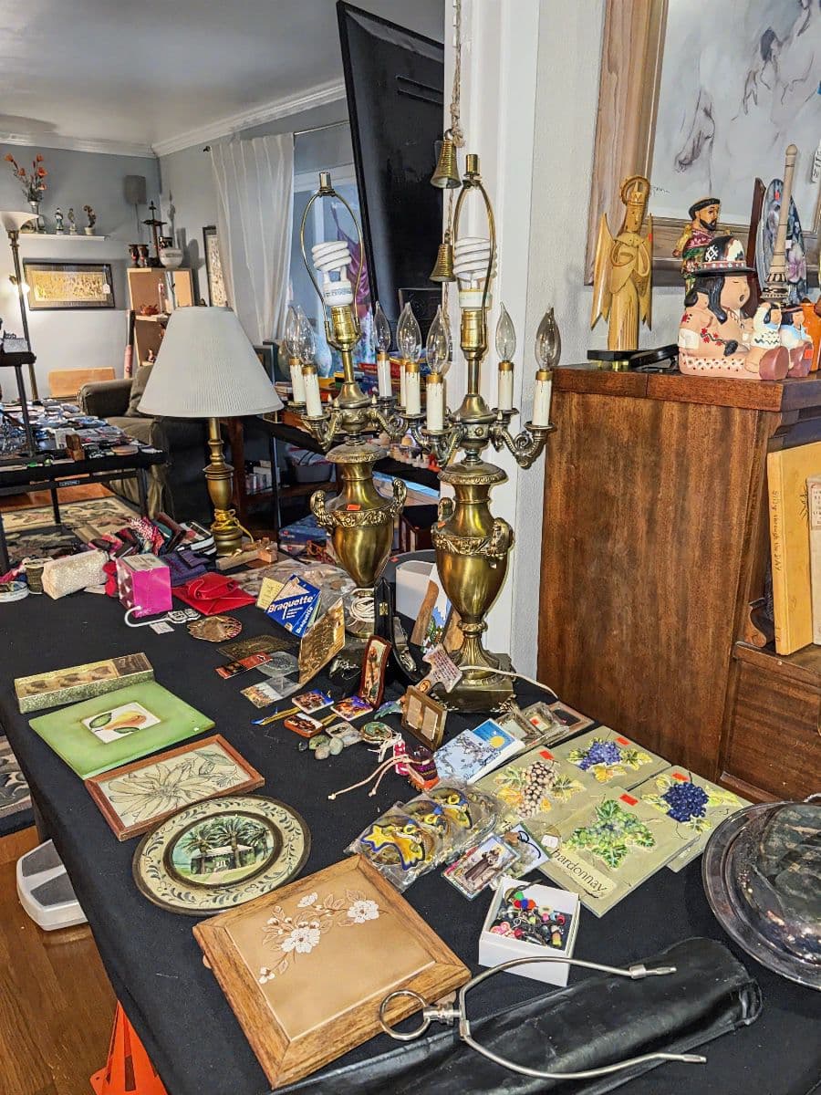 Land park Estate sale- Packed house photo 8
