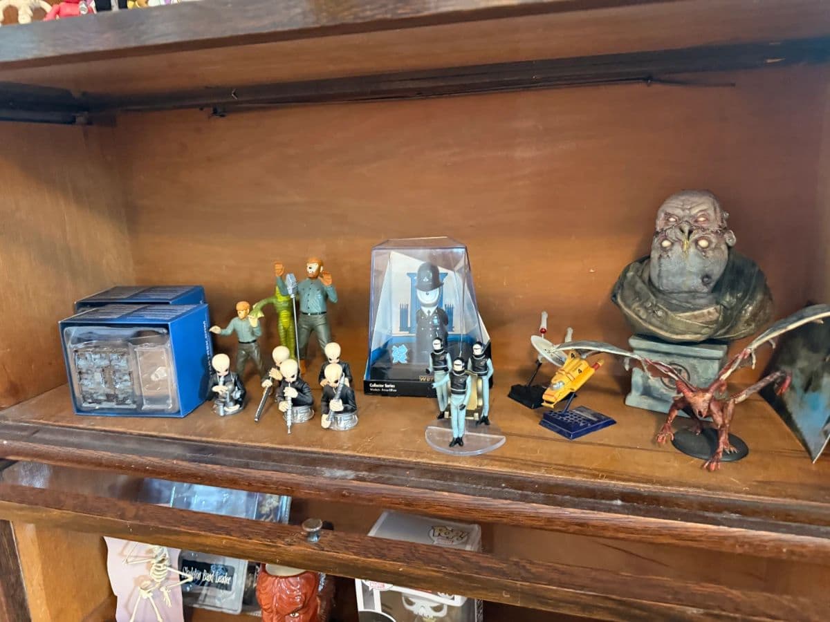 Horror Fans, Collectors and Gamers Estate Sale - HALF OFF DAY photo 4