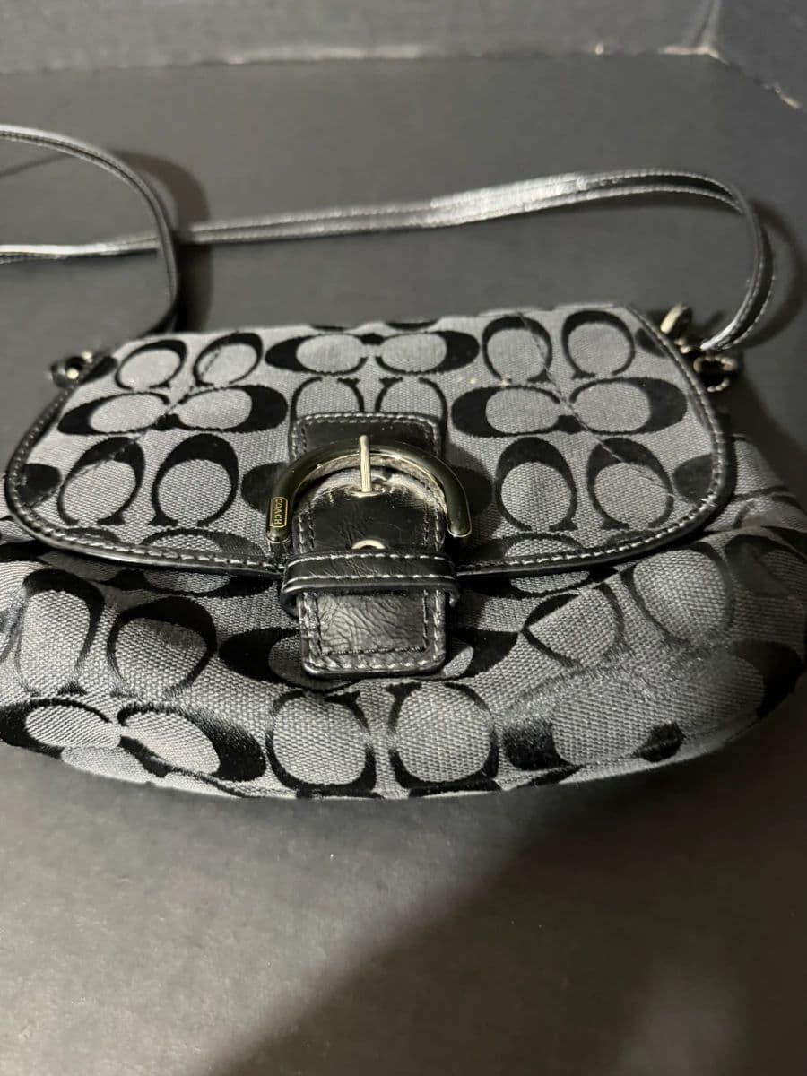 Purses, Video Games, Clothing, Jewelry, Watches, Sewing Machine, Collectibles, Nike, Cameras photo 1