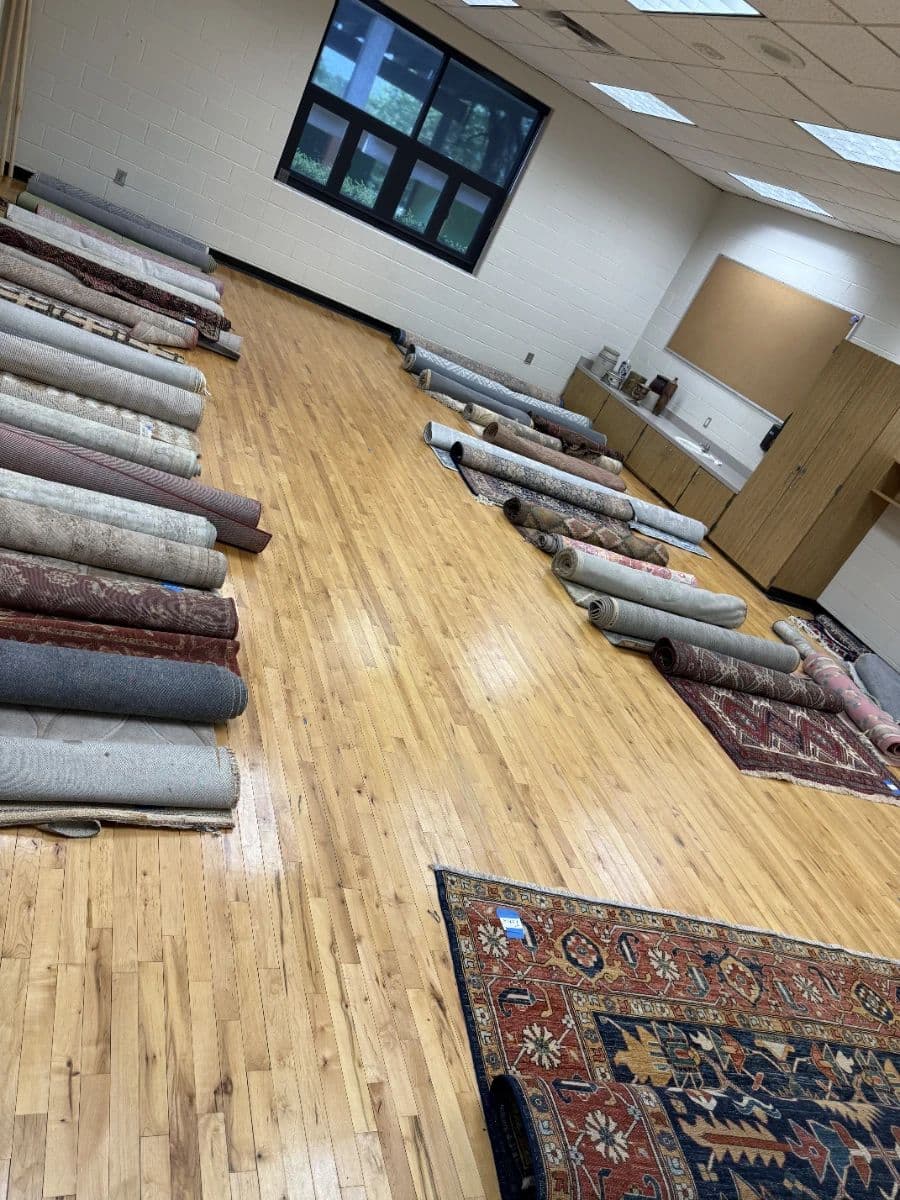FINAL CLEARANCE SHOWROOM THOUSANDS OF ITEMS •UP TO 75% all items photo 9
