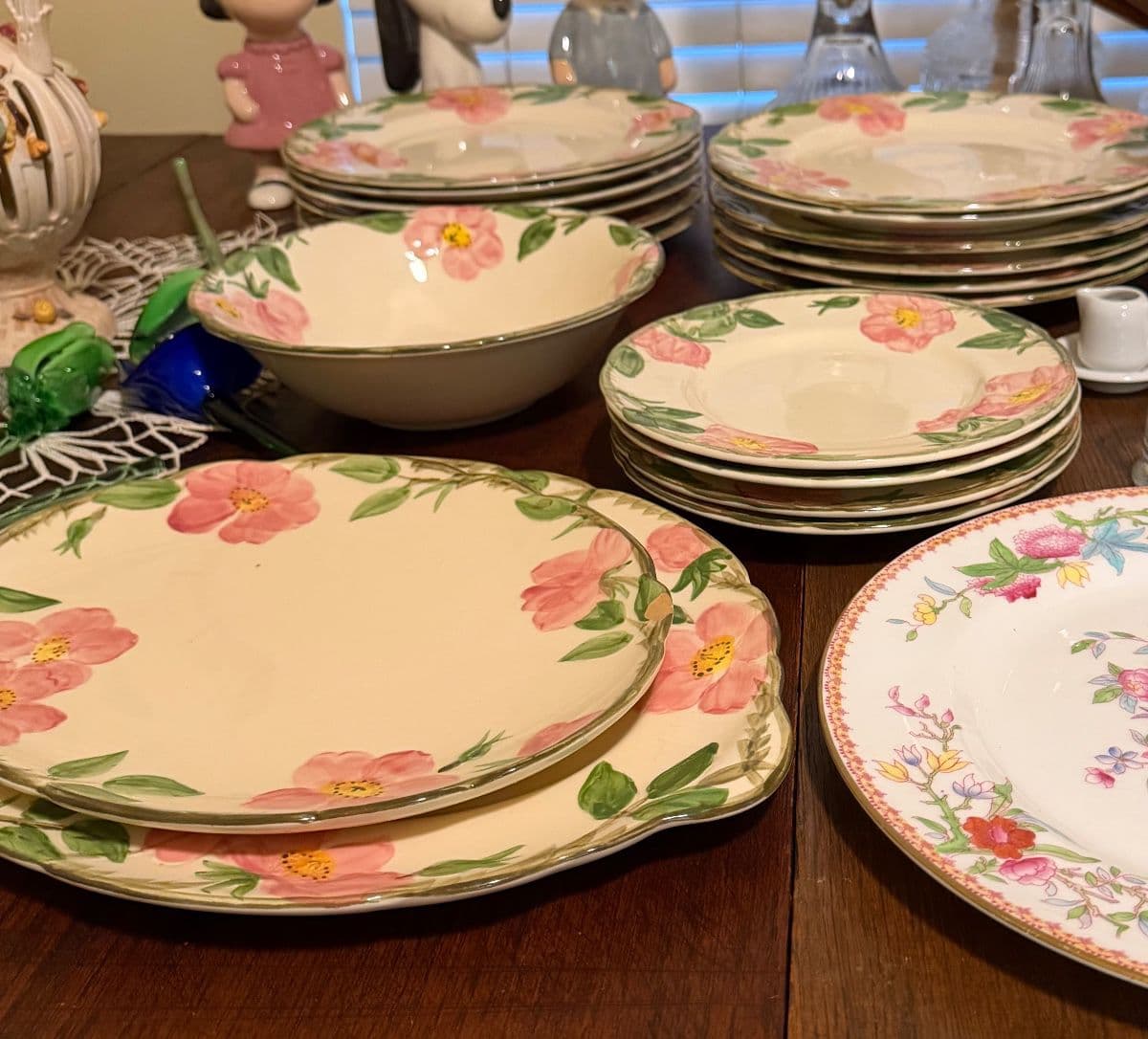 Oak Forest Glass, China & Collectibles Estate Sale photo 4