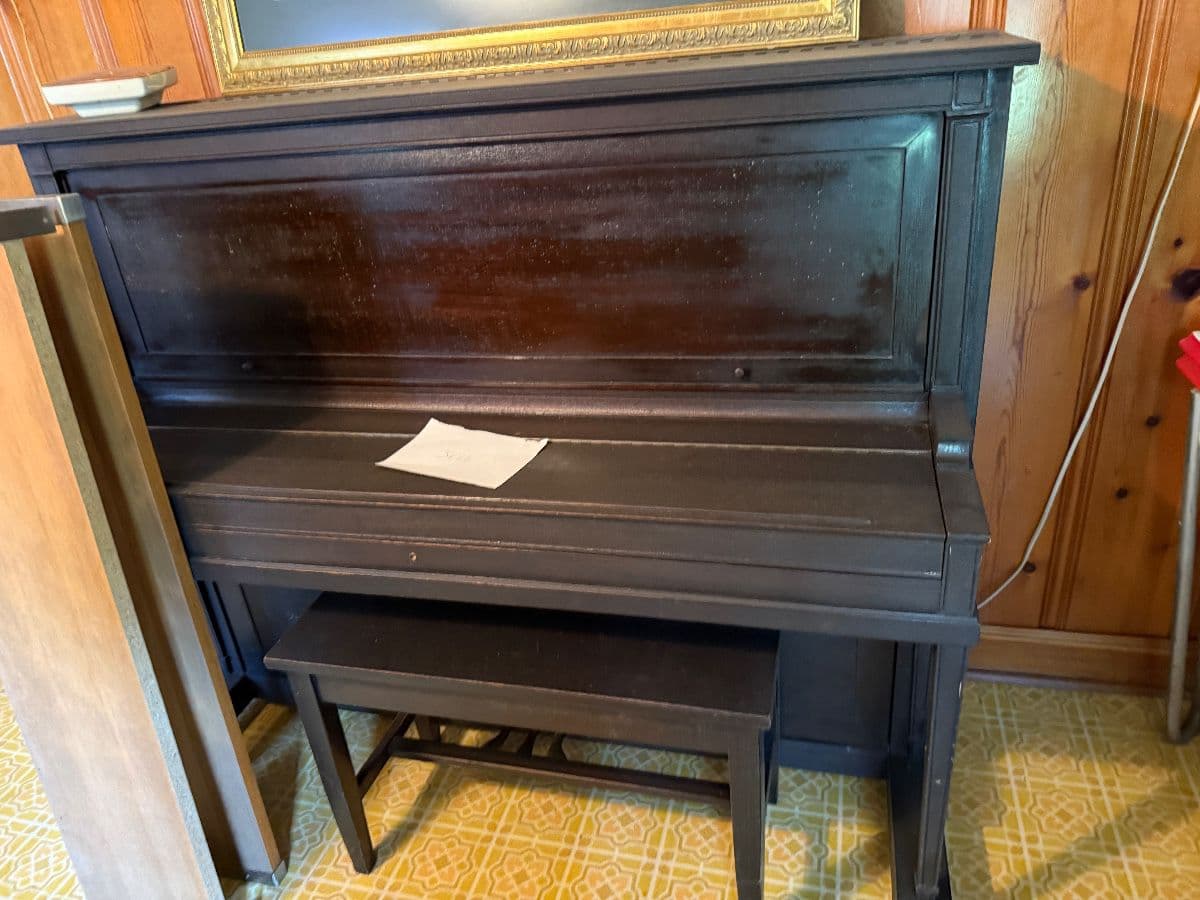 HOT DEALS IN THE BEE-HIVE! Pre-sales on furniture photo 9