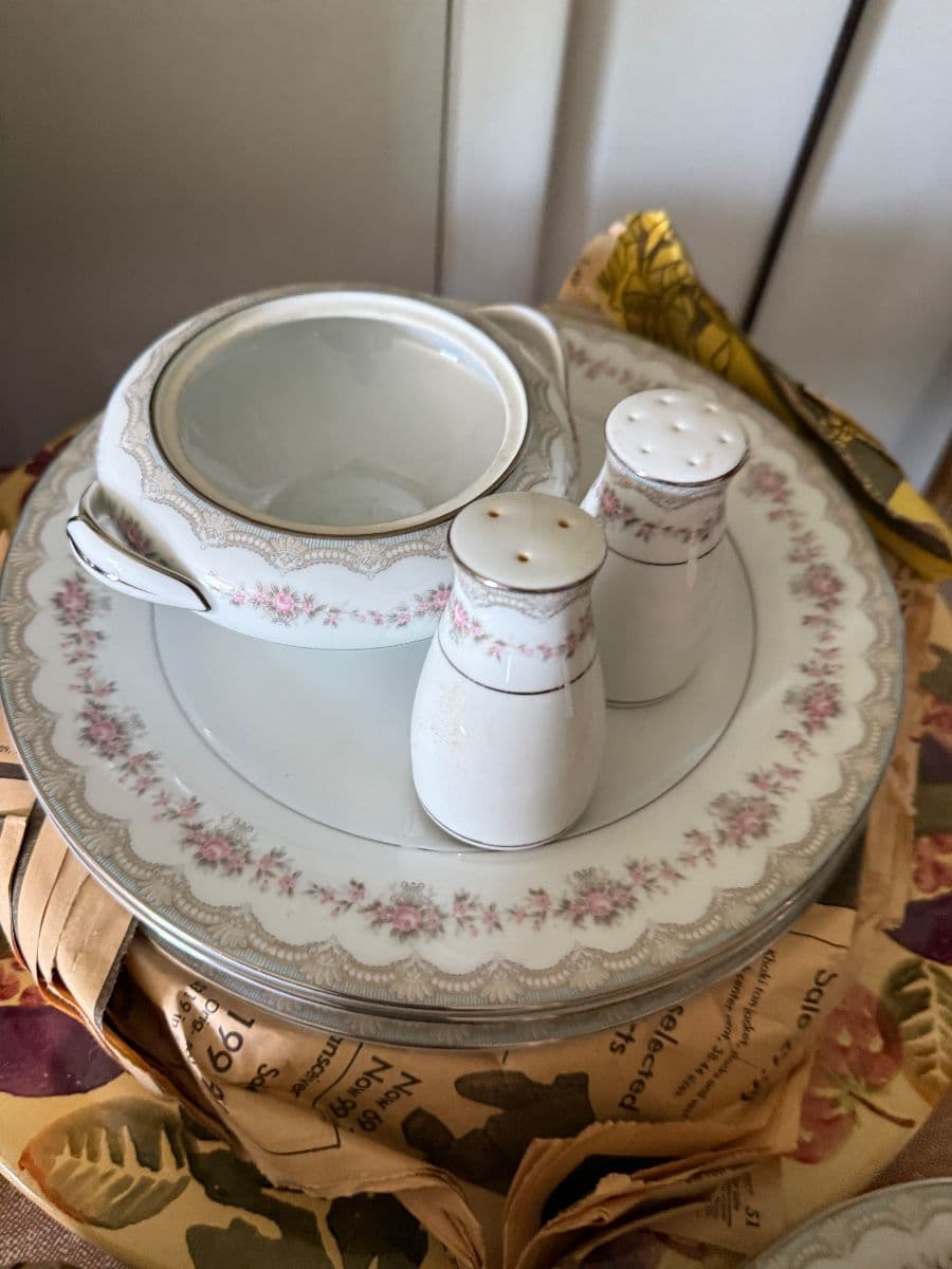 Nashville Estate Sale - Presales on furniture photo 6