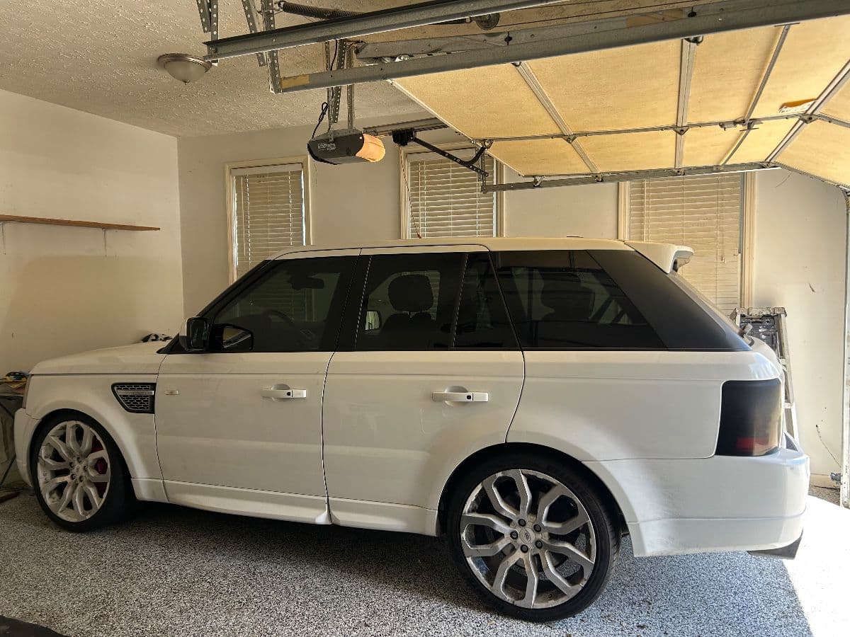 GILDED NEST WITH A RANGE ROVER, FURNITURE, DESIGNER CLOTHES AND ENTERTAINING FOR DAYS! A MUST SEE! photo 11