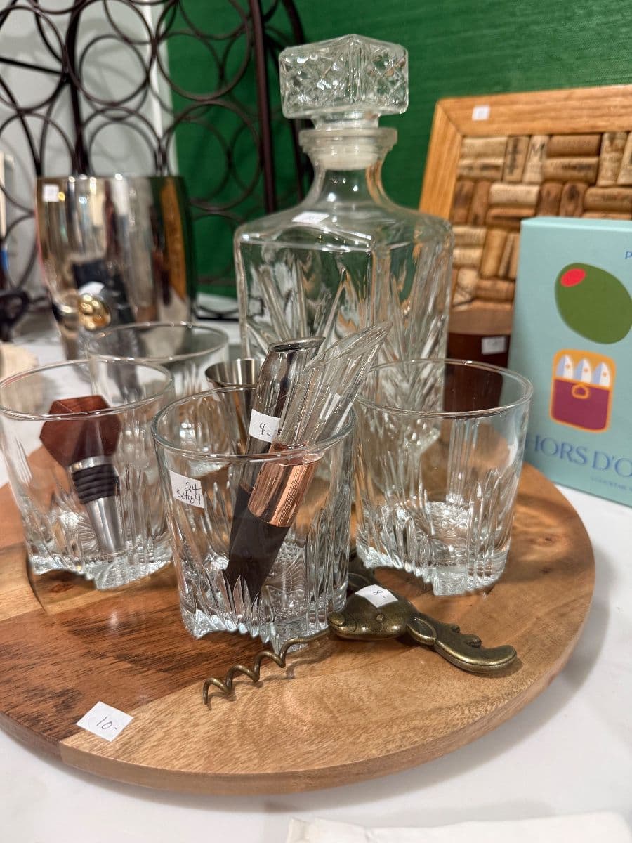 Modern One-Day Sale photo 2