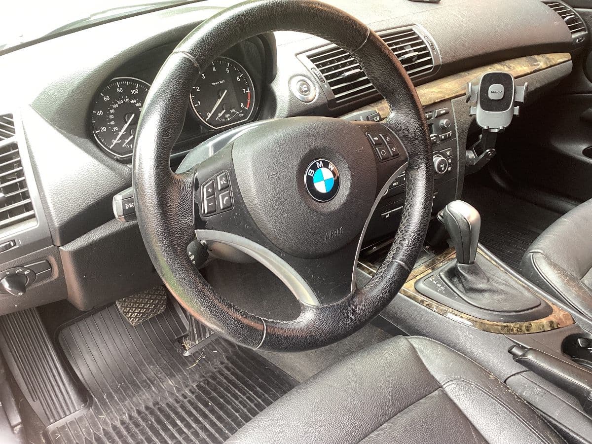 Windsor Park LOW MILEAGE BMW photo 8
