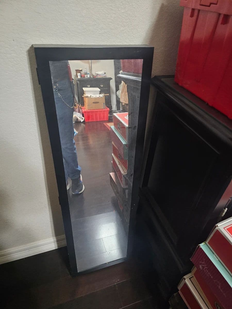 THRILL OF THE HUNT VINTAGE FURNITURE POTPOURRI ESTATE SALE BY ALAMO AZTEK ESTATE SALES DFW photo 9