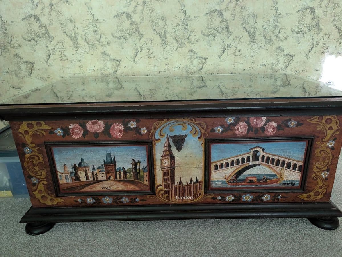 BEAUTIFUL CONTEMPORARY SALE! LOVELY FURNITURE, DECOR, COLLECTIBLES & MORE! DON'T MISS THIS ONE! photo 9