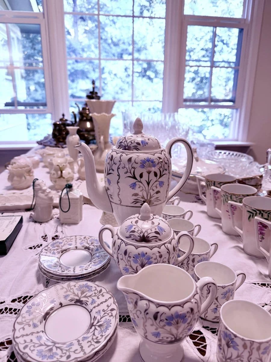 40-Yr Briarcliff area Estate (25% off) : Mink, Waterford, Belleek, Vintage Furniture, Framed Art photo 2