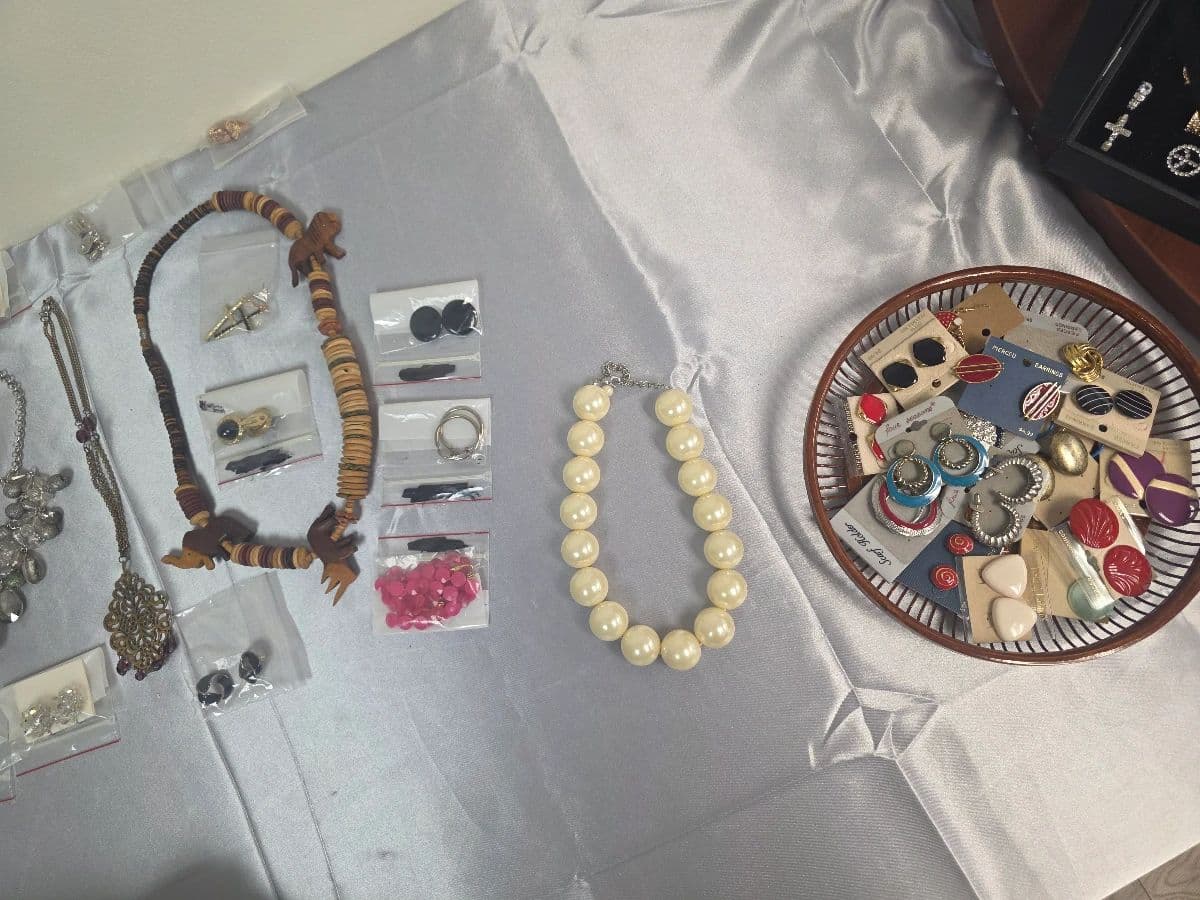 3/$22 - Rings, Earrings, Necklaces | Talbots Sz 12 | VTG Womens Clothing & Blazers | Labor Weekend photo 3