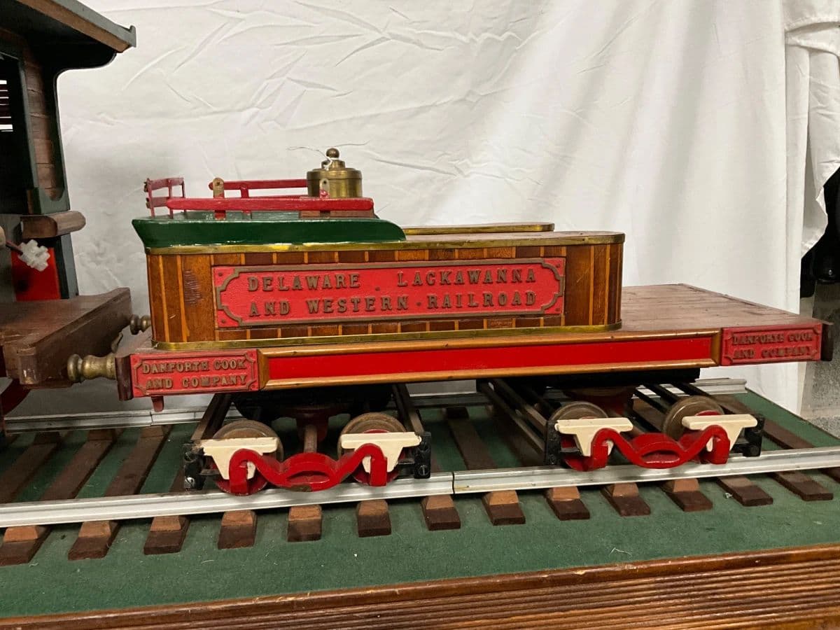 LIVE AUCTION SUN. NOV 8 AT 10AM photo 5
