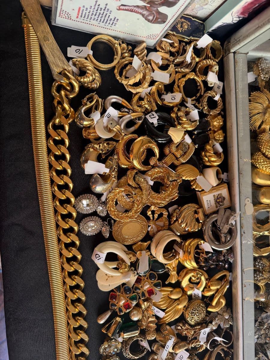 PT 2: Rock N Roll PACKED Brentwood Bonanza Estate Sale photo 8