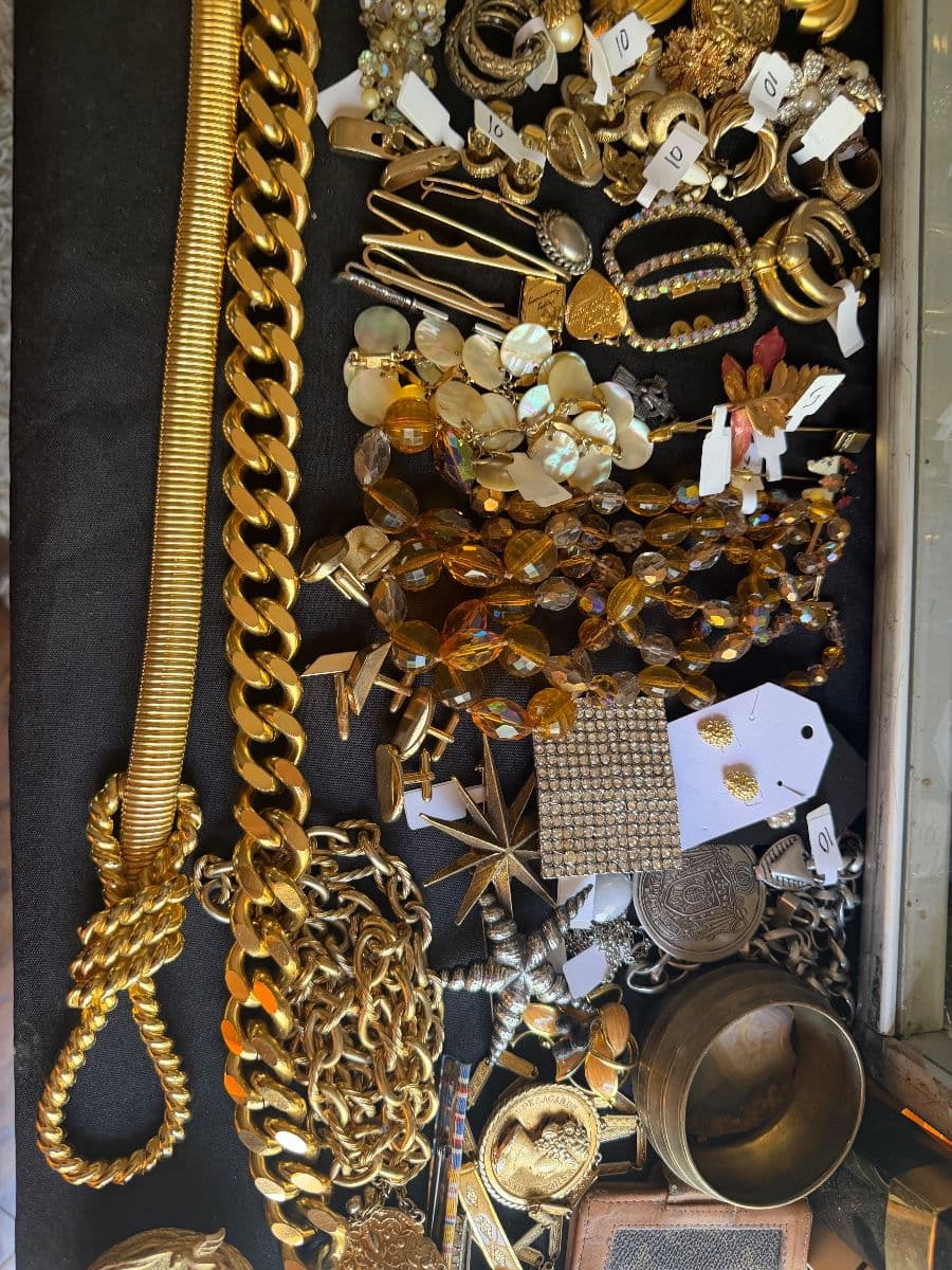 PT 2: Rock N Roll PACKED Brentwood Bonanza Estate Sale photo 4